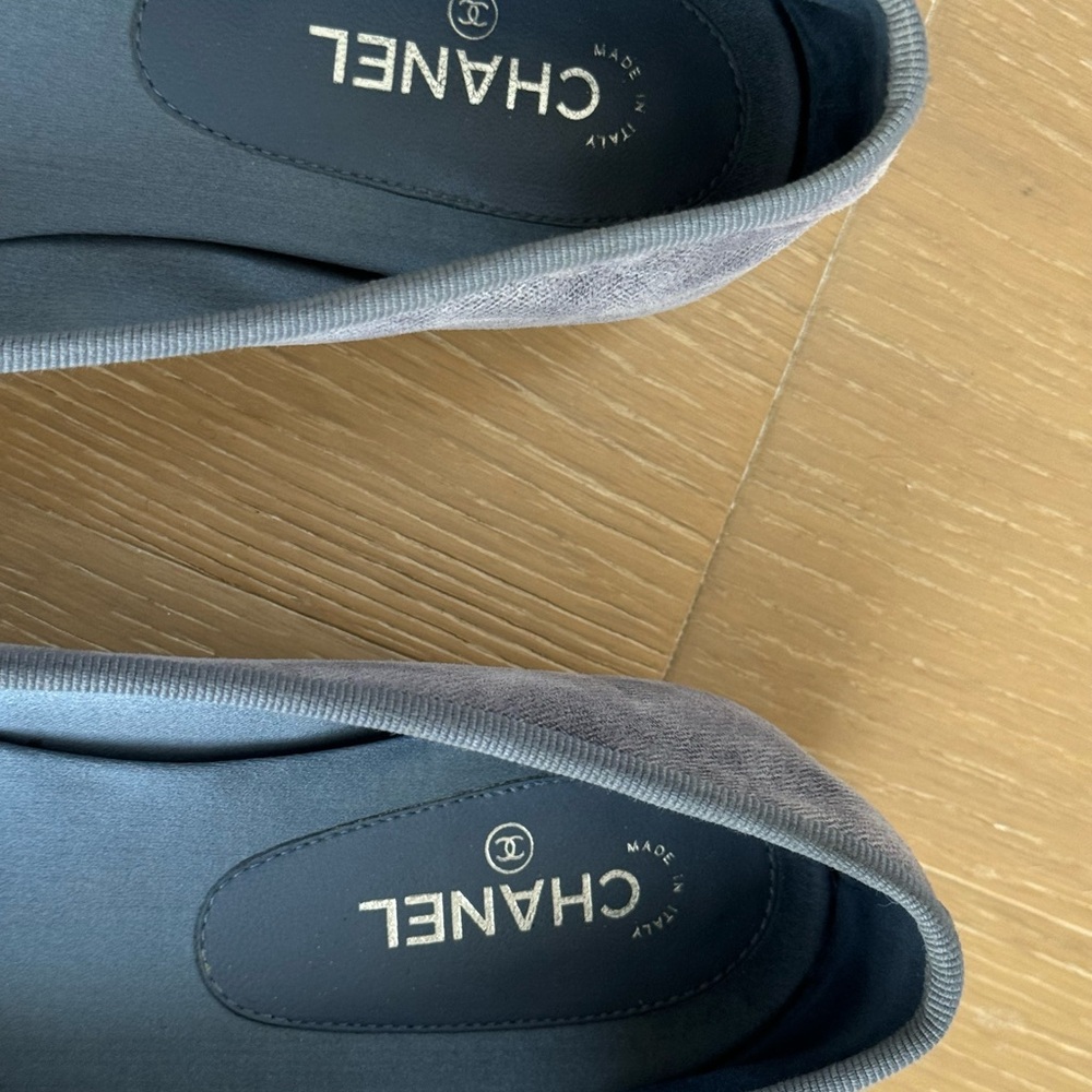 CHANEL Blue and Gray Flats - Picture 8 of 8